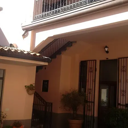 La Corte Del Poeta Guest house 2*
