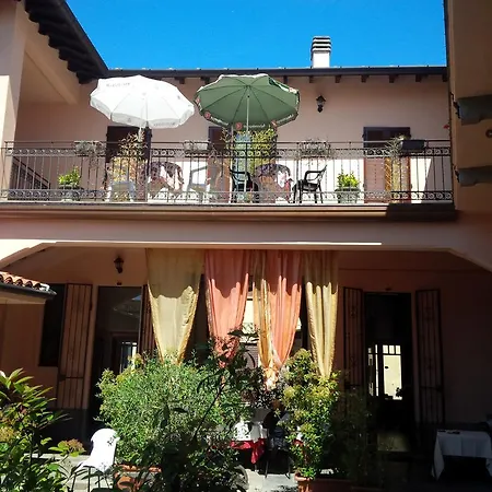 La Corte Del Poeta Guest house 2*
